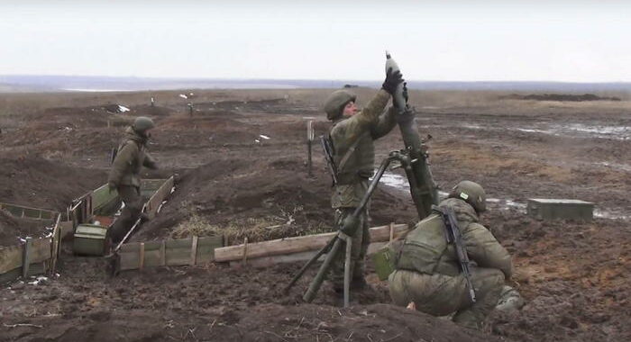 Cbs, i militari russi si muovono in assetto da attacco
