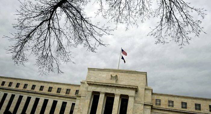 Fed: 50% chance alzi tassi di mezzo punto a marzo