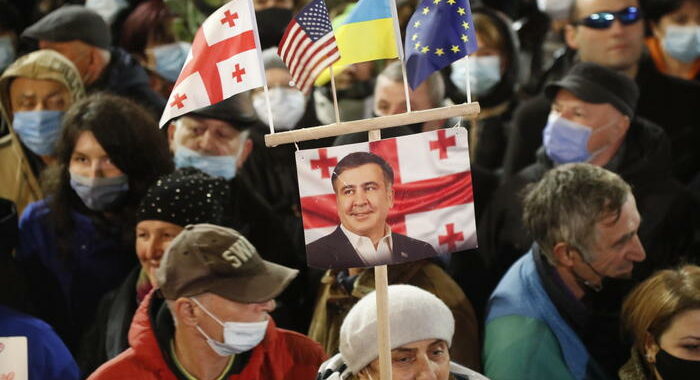 Georgia, Saakashvili annuncia nuovo sciopero della fame