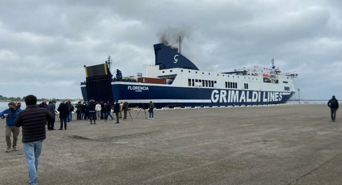 Incendio nave: Florencia a Brindisi, nessun italiano a bordo