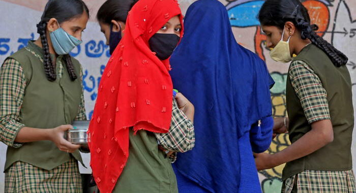 India: velo islamico a scuola, 6/a udienza Alta Corte Karnataka
