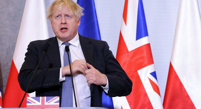 Johnson,Putin faccia passo indietro da orlo del precipizio