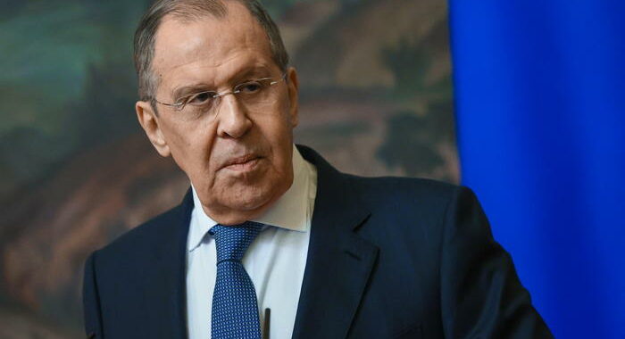 Lavrov a Blinken, non abbiamo intenzione invadere Ucraina