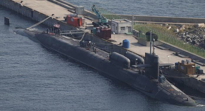 Mosca, sottomarino Usa allontanato dalle acque russe