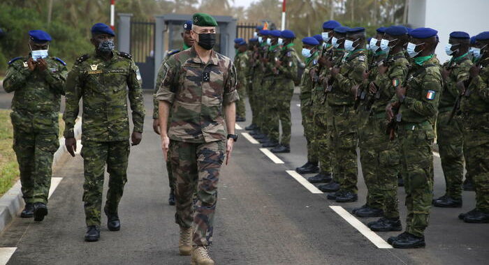 Sahel, Francia e alleati annunciano ritiro dal Mali