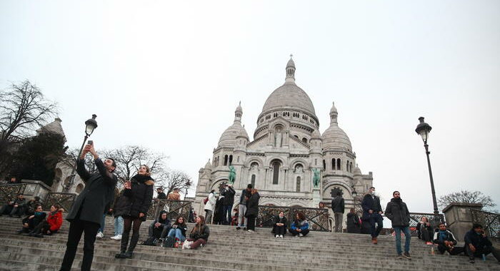 Stop mascherina nei luoghi chiusi in Francia dal 28 febbraio