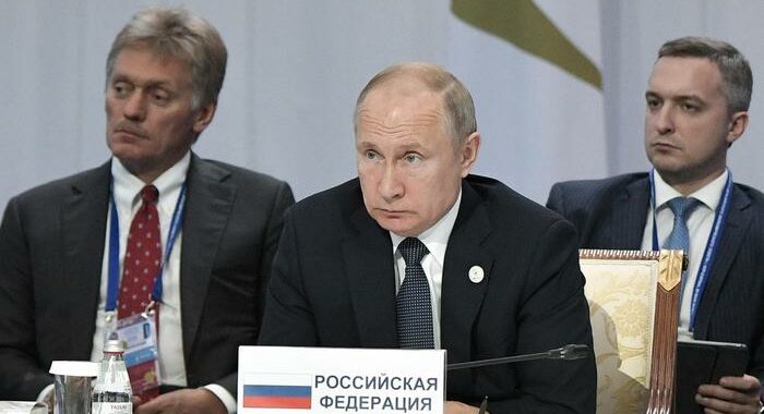 Ucraina: Cremlino, ‘è prematuro un summit Putin-Biden’