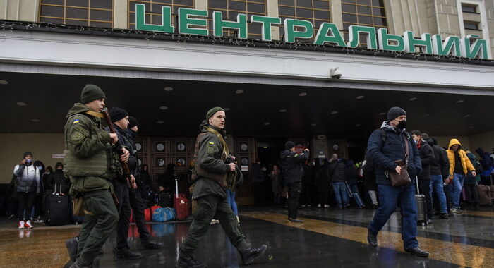 Ucraina: Kiev chiama i cittadini alle armi