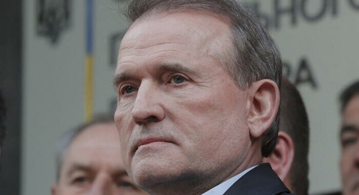 Ucraina, Medvedchuk fugge dagli arresti domiciliari a Kiev