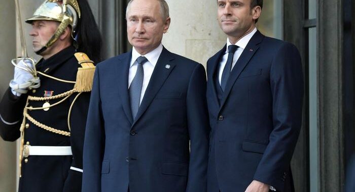 Ucraina: Putin e Biden, sì a vertice proposto da Macron