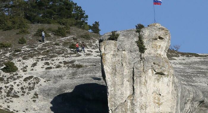 Ucraina, Russia chiude spazio aereo lungo confine nordest