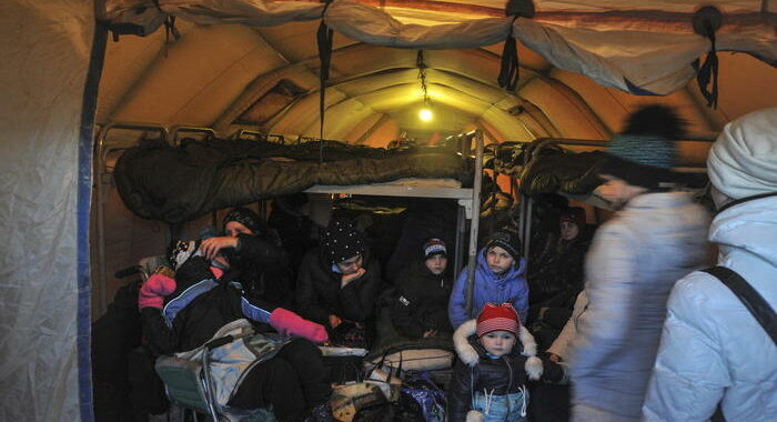 Ucraina: Tass, notte di attacchi forze Kiev su Donetsk