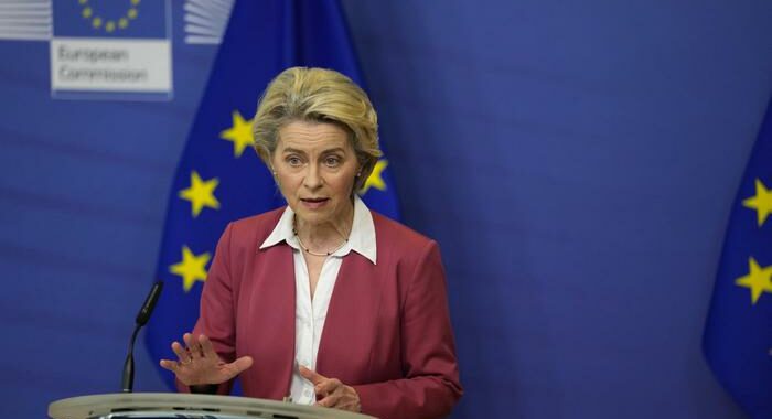 Von der Leyen, accordo con Giappone per invio gnl in Ue