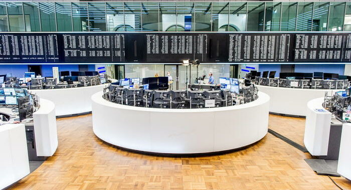 Borsa: Europa affonda con la guerra, Stoxx 600 -3%