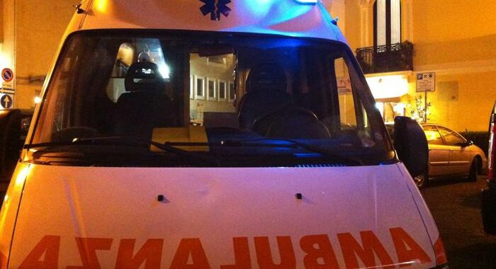 Bus si ribalta nel Foggiano, muoiono 4 suore, otto i feriti