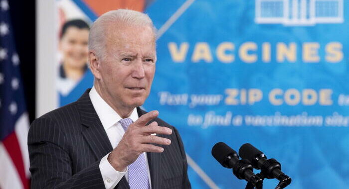 Covid: Usa, Biden oggi riceve la quarta dose del vaccino