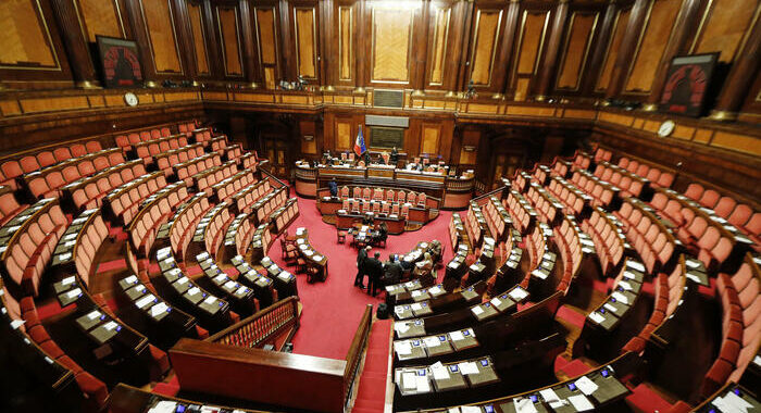 Energia:al Senato taglio riscaldamento, -100 ore a settimana