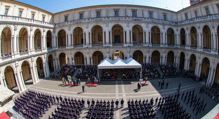 Esercito: a Modena giuramento allievi ufficiali 203/o Corso