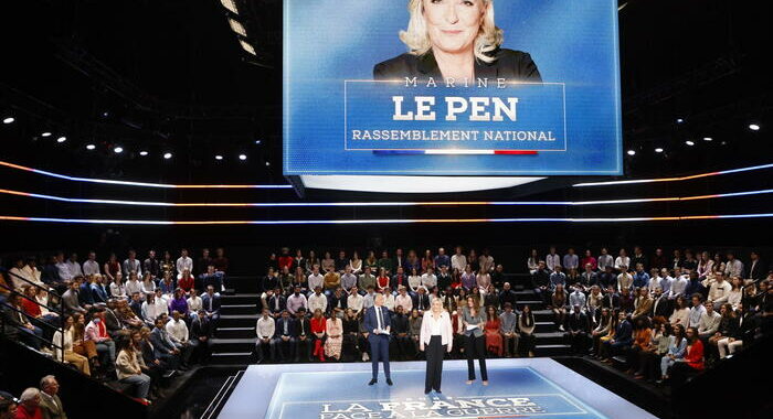 Francia: Le Pen a 5 punti da Macron, ora ci crede