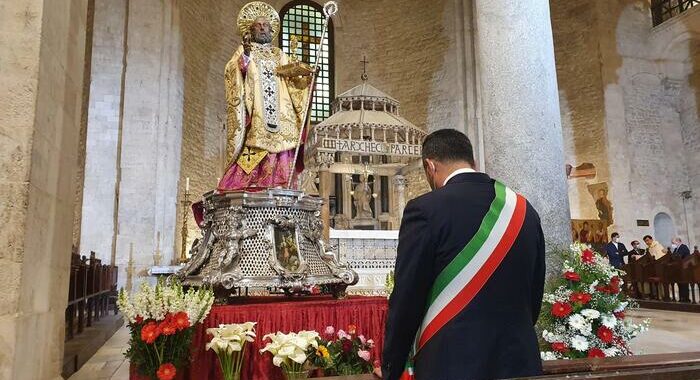 Furto in Basilica Bari, rubati oggetti da mani San Nicola