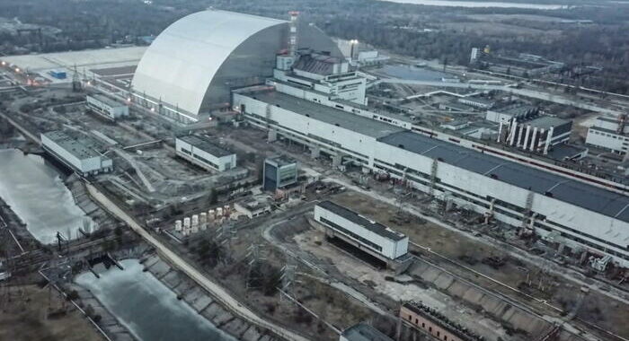 Kiev, Mosca ha fermato la centrale di Chernobyl