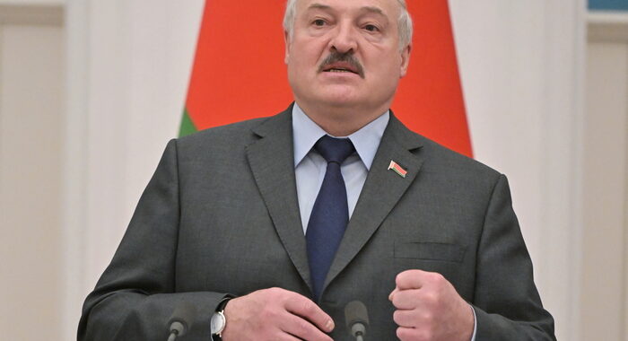 Lukashenko, Ucraina non sia testa di ponte attaccare Russia