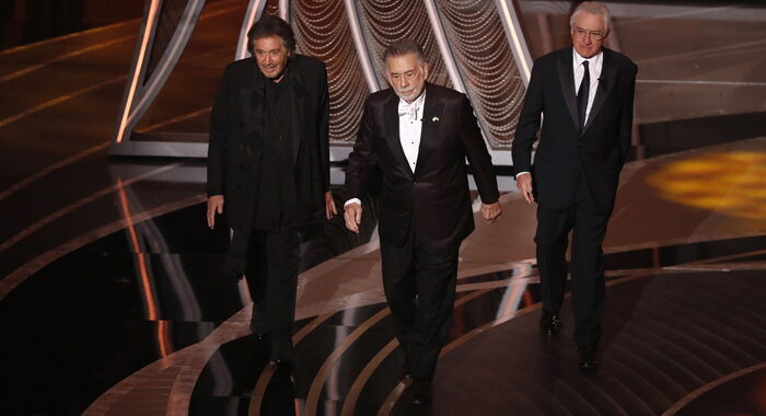 Oscar: omaggio al Padrino con standing ovation