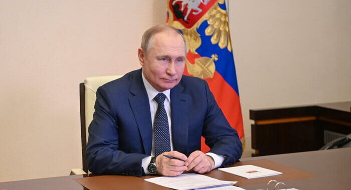 Putin firma divieto import-export verso alcuni Paesi