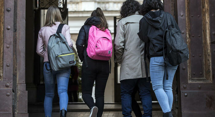 Scuola: Iv, sbagliato cambiare ancora esame maturità