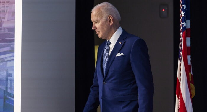 Ucraina: Biden, stop a petrolio e gas russi