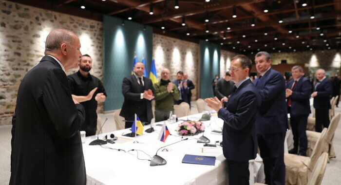 Ucraina: fonti Ue, cautela sulle trattative a Istanbul