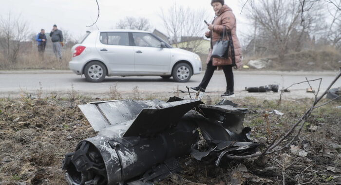 Ucraina: media; missile su condominio a Zhytomyr, 2 morti