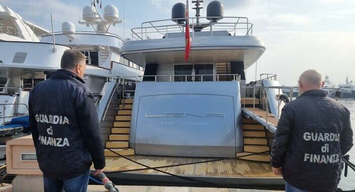 Ucraina: ‘sequestrato’ mega yacht a Timchenko