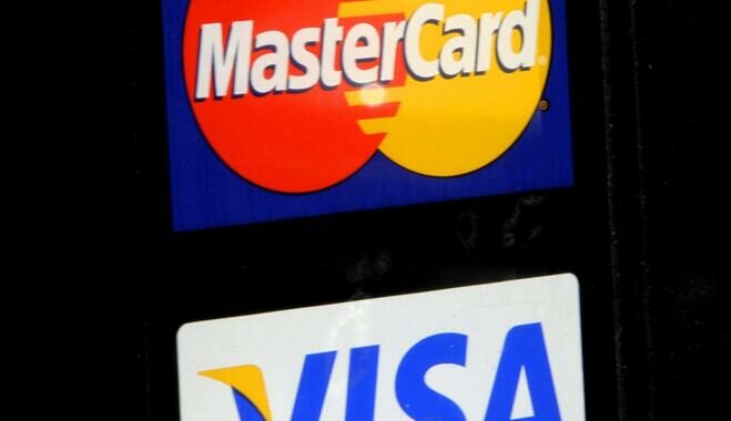 Ucraina: Visa e Mastercard sospendono operazioni in Russia