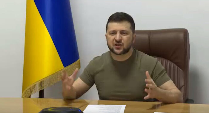 Ucraina: Zelensky, ‘grazie a Ue per sanzioni, ma tardive’