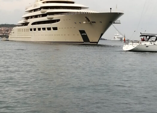 Ville e yacht ‘congelati’ in Italia agli oligarchi russi