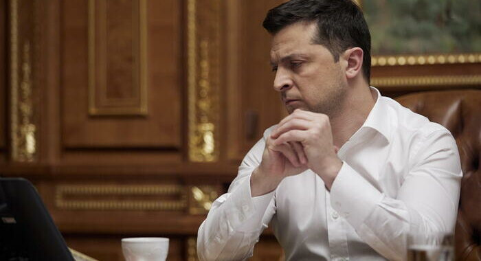 Zelensky agli ucraini, ‘siamo superpotenza dello spirito