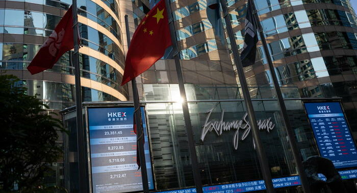 Borsa: Hong Kong positiva, apre a +0,48%