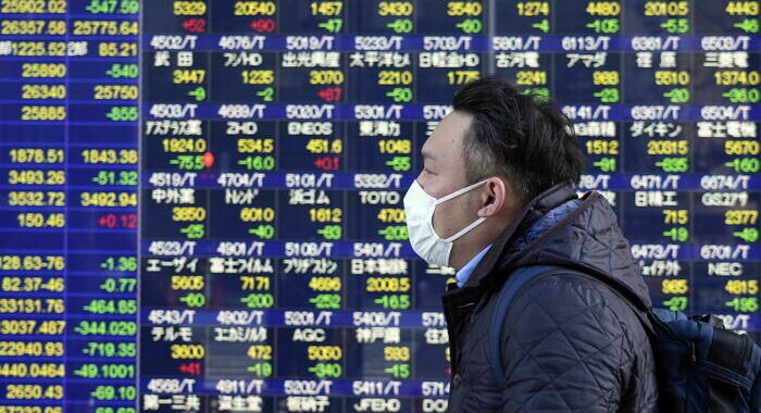 Borsa: Tokyo, apertura in netto calo (-1,24%)