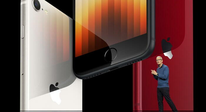 Da Apple nuovo aggiornamento iPhone per consumo batteria