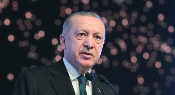Erdogan, spero Putin e Zelensky si possano vedere a Istanbul