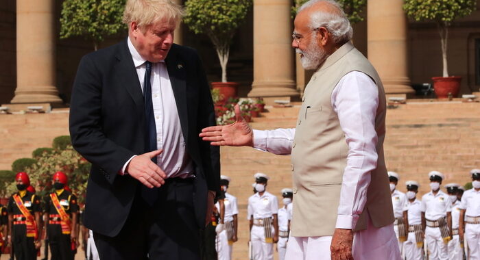 Johnson e Modi firmano patto difesa e sicurezza India-Gb