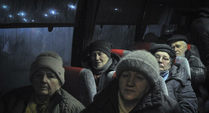 Kiev, alle 12 si tenterà corridoio evacuazione da Mariupol