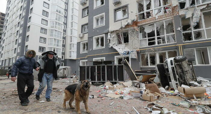 Kiev invita popolazione a evacuare tre regioni orientali