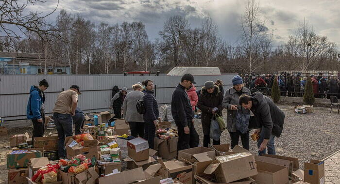 Kiev, russi hanno confiscato 14 tonnellate aiuti umanitari