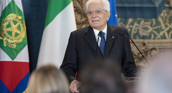 Mattarella, inaccettabile aggressione Russia all’Ucraina