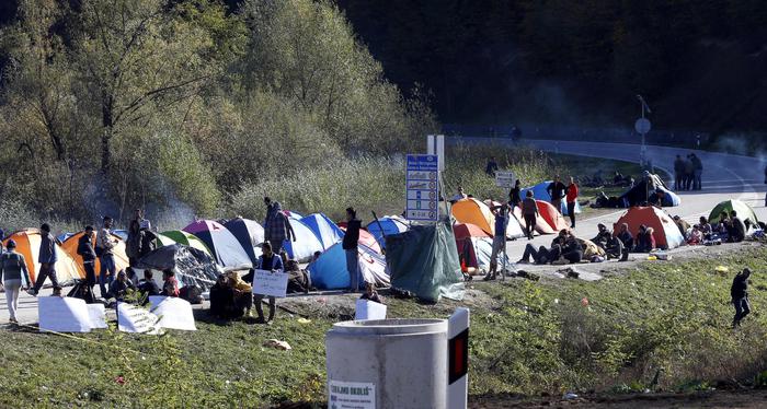 Migranti: Bosnia, svuotato campo a Velika Kladusa