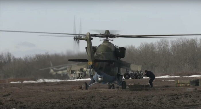Nyt, elicotteri d’attacco russi al confine est ucraino