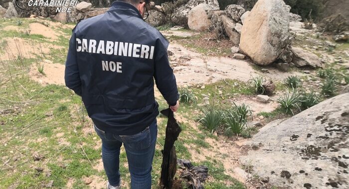 Rifiuti tessili interrati in Sardegna, 9 gli indagati