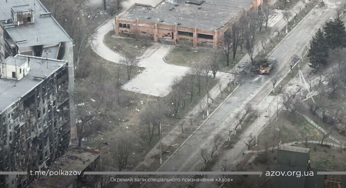 Sindaco di Mariupol, città distrutta al 90%